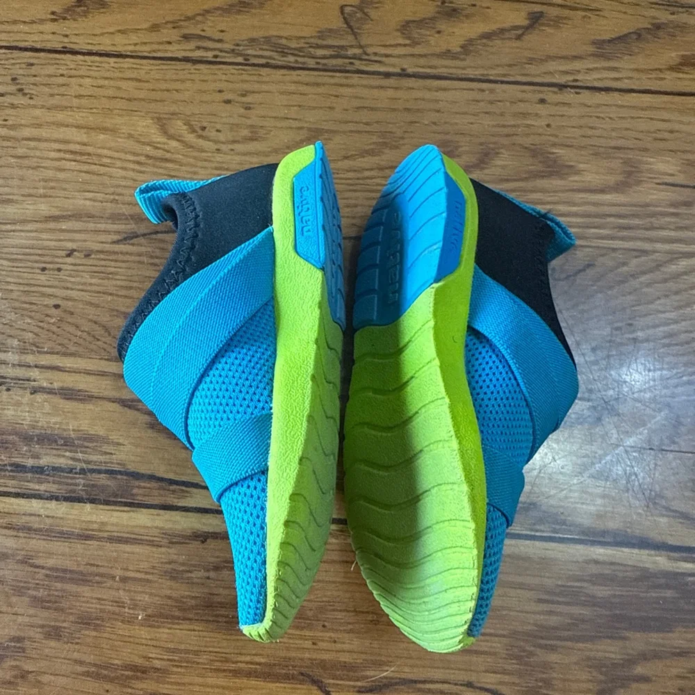 Native shoes toddler size 7